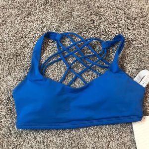 Lululemon free to be sports bra